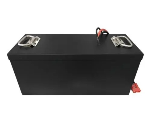Le chariot élévateur Lifepo4 est équipé d'une batterie de 24V 155Ah.