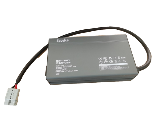 Nouveau matériau LFP imperméable à l'eau 730W 29.2V 25A LiFePO4 chargeur de batterie au lithium